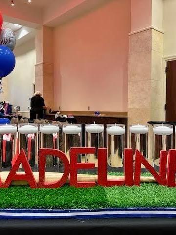 She Knocked It Out of the Park: Baseball. Bat Mitzvah at Temple Beth El, Charlotte, planned by Razzle Dazzle Event Planning, Charlotte NC. Photo 2 of 10.