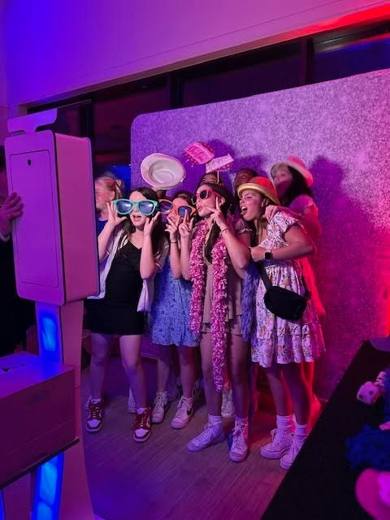 She Knocked It Out of the Park: Baseball. Bat Mitzvah at Temple Beth El, Charlotte, planned by Razzle Dazzle Event Planning, Charlotte NC. Photo 4 of 10.